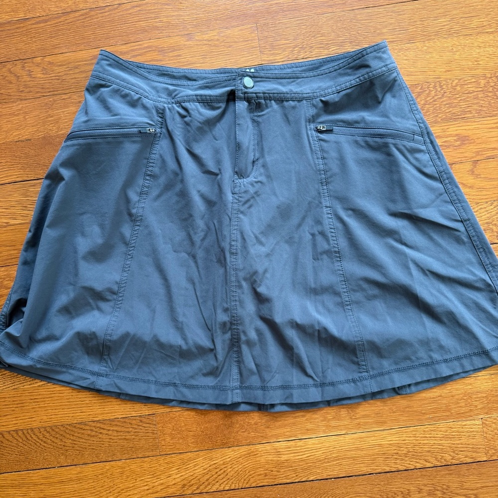 Title Nine Athletic Gray Skort with Zip Pockets